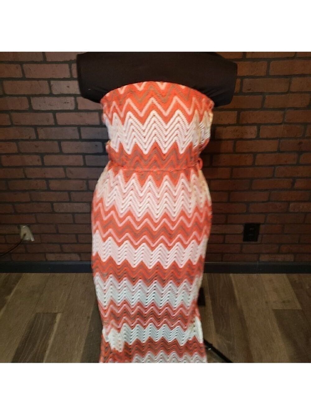 Xtaren Strapless Lace Maxi Dress